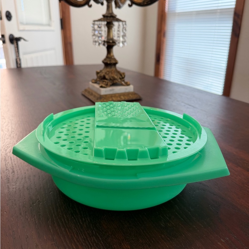 Vintage Green Tupperware Grater + Bowl (Jadite Style)